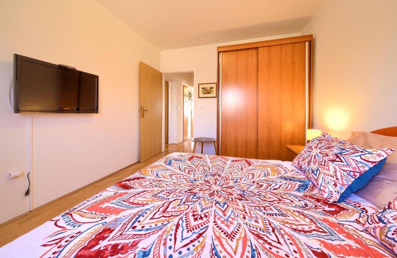 Apartman Noel Krk Town Eksteriør billede
